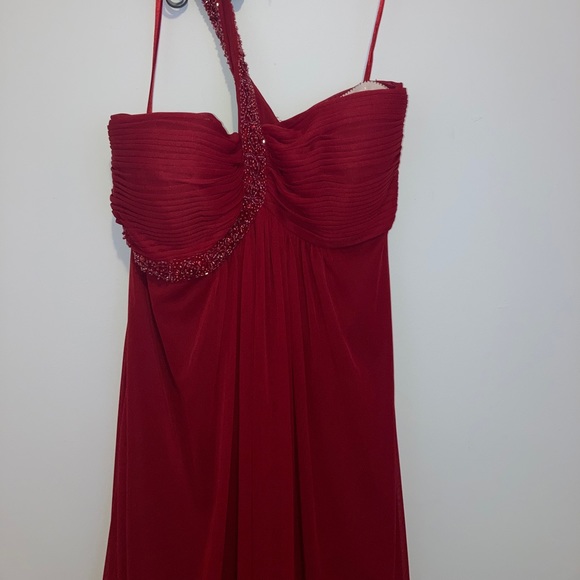 Red Evening Gown/Maxi Dress/Prom Dress - Picture 2 of 5